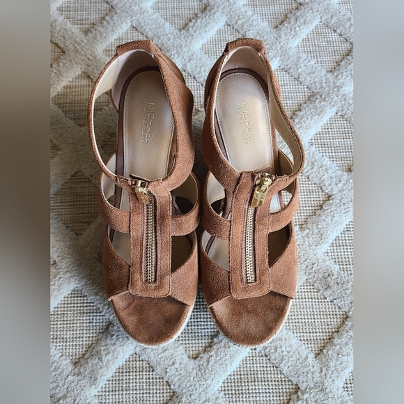 Michael Kors Tan Wedge Sandals - Picture 3 of 15